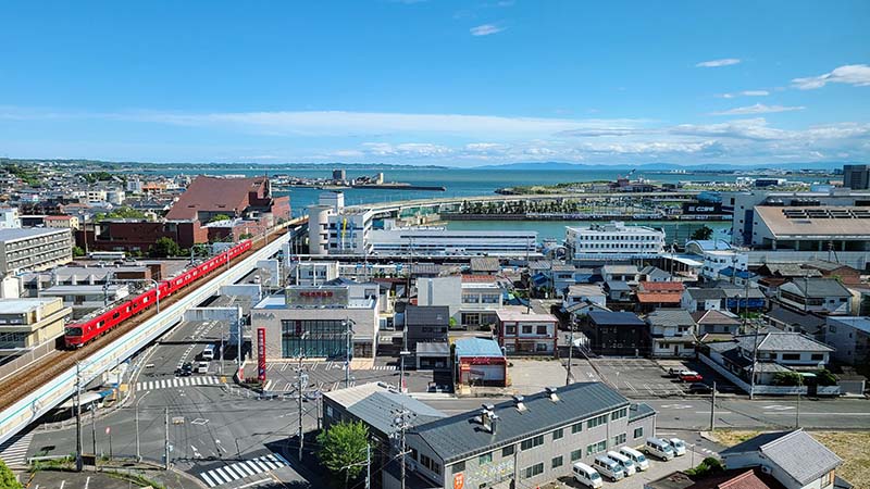 知多半島の先まで見渡せる南側の客室からの眺め