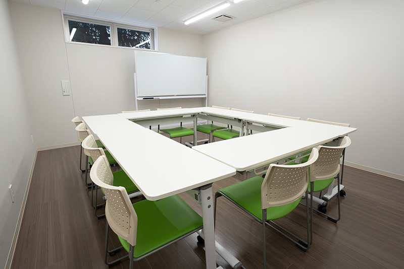 研修にもご利用いただける会議室を完備